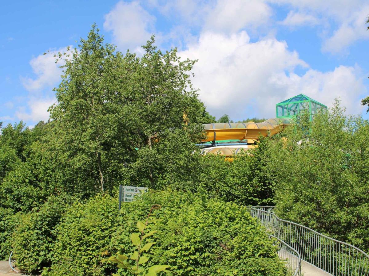 Ferienwohnung Am Kurpark Eslohe Bagian luar foto